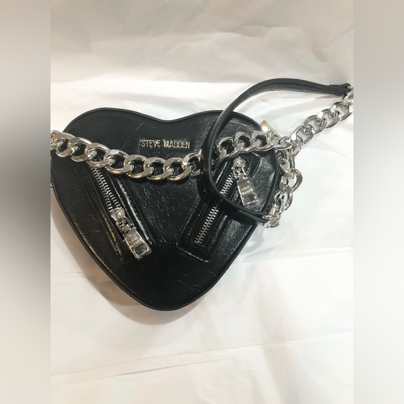 Steve Madden black crinkled zippered heavy chain heart shaped crossbody bag new - Picture 13 of 17